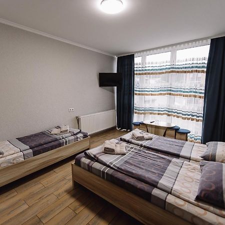 Brooklyn 2 Hotel Yablunytsya Exterior photo