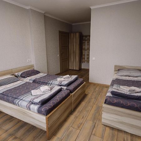 Brooklyn 2 Hotel Yablunytsya Exterior photo